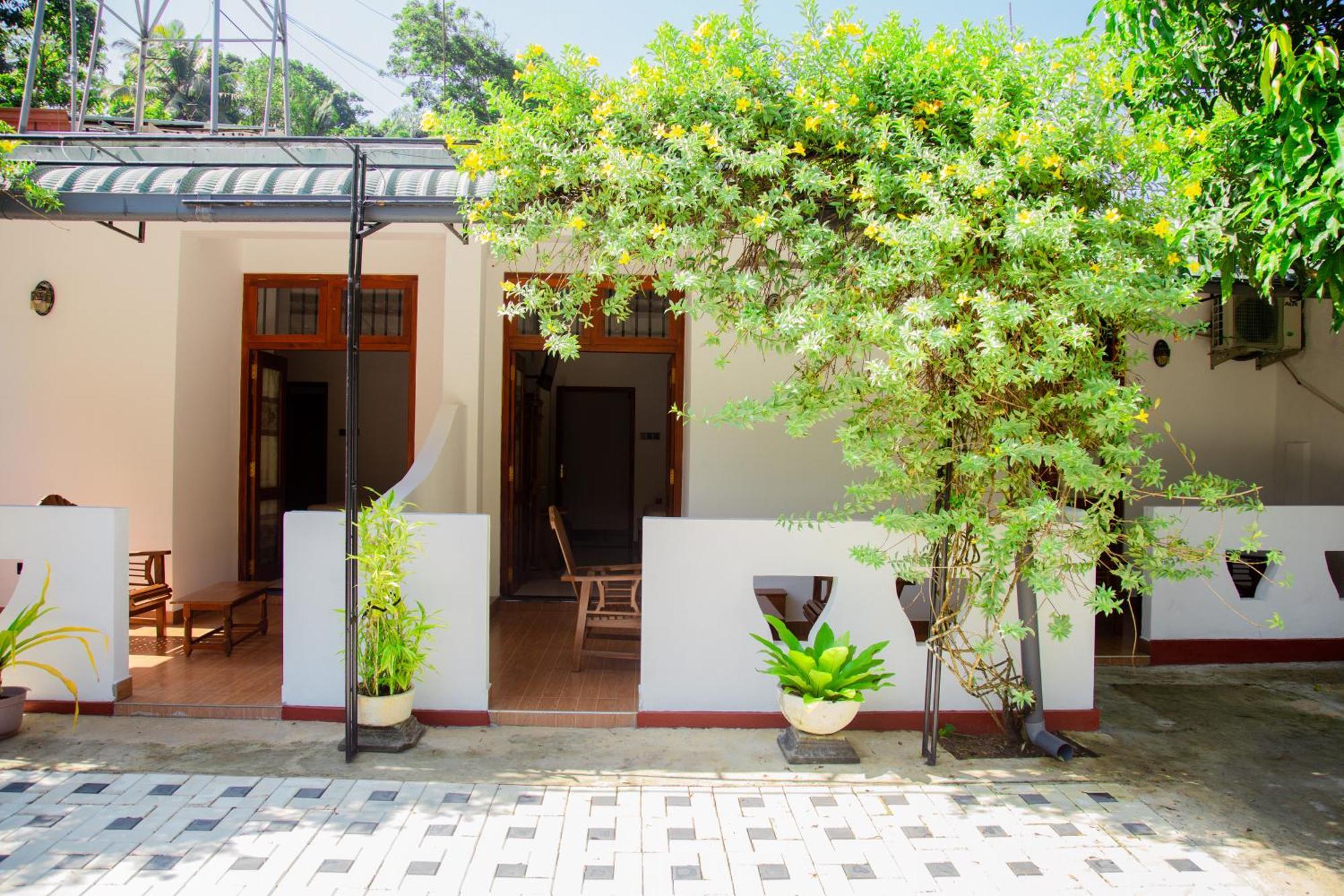 Hispaniola Inn Mirissa Zewnętrze zdjęcie