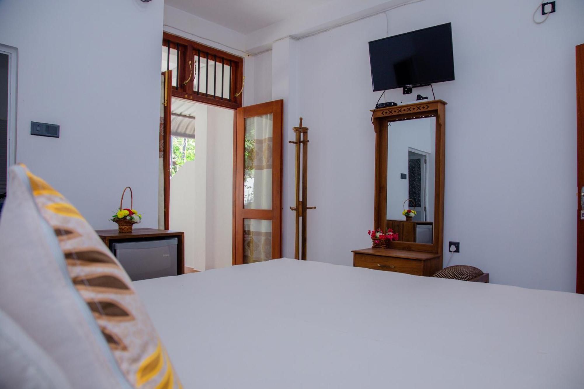 Hispaniola Inn Mirissa Zewnętrze zdjęcie